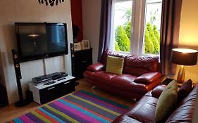 Spacious 2 Double Bedrooms House For A Relaxing Stay.